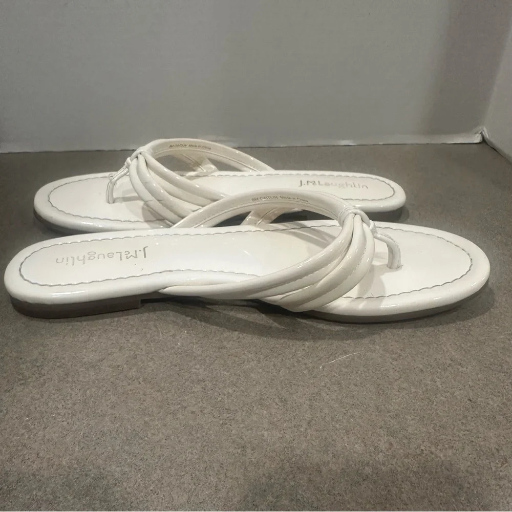 J. McLaughlin Caitlin White Patent Leather Flip Flops Slip On Sandals Thongs 8